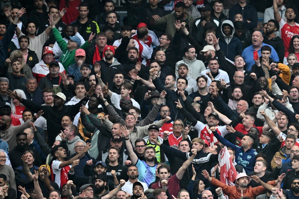 Arsenal fans angry at Premier League social media admin: ‘We’re getting trolled’