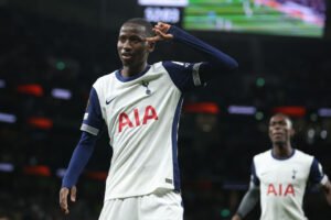 Tottenham aim brutal dig at Arsenal following ten-man Europa League win