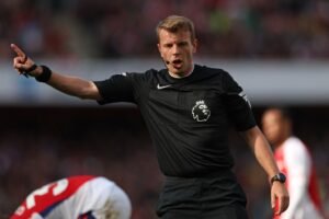 Alan Shearer blasts referee for ‘awful decision’ in Arsenal’s win over Leicester