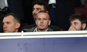 Chelsea fans tell Mykhailo Mudryk to ‘stay there’ after he’s spotted at Arsenal game
