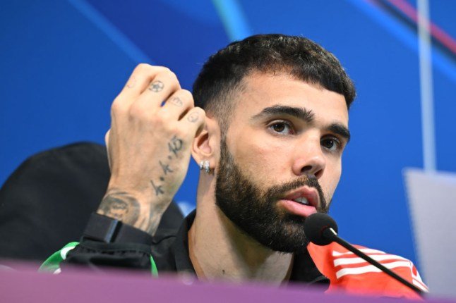 Arsenal star David Raya names the ‘best goalkeeper in the world’