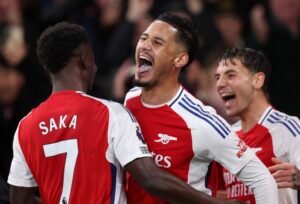 Man Utd fans fume with what ‘ridiculous’ Man Utd star did for Arsenal goal